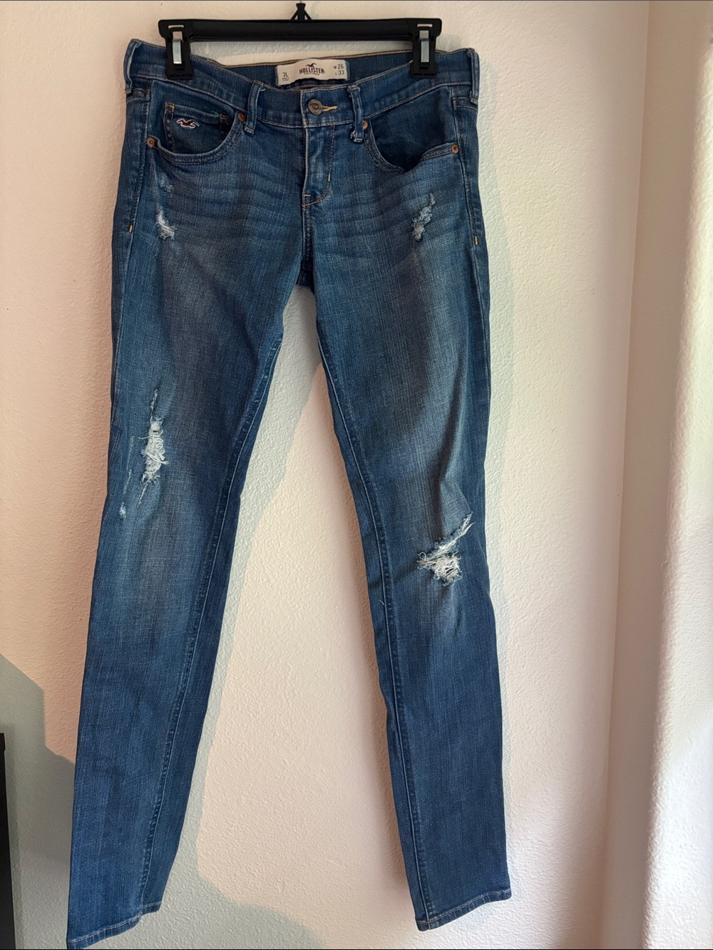 Hollister California Blue Distressed Women's Skinny Jeans.